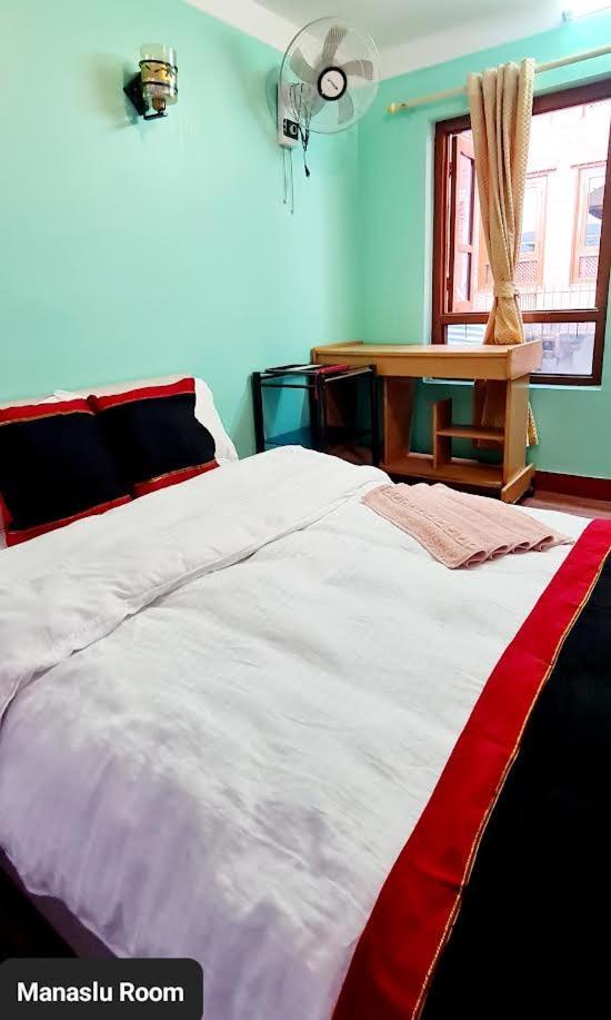 Annapurna Guest House And Rooftop Restaurant Bhatgoan Exterior foto